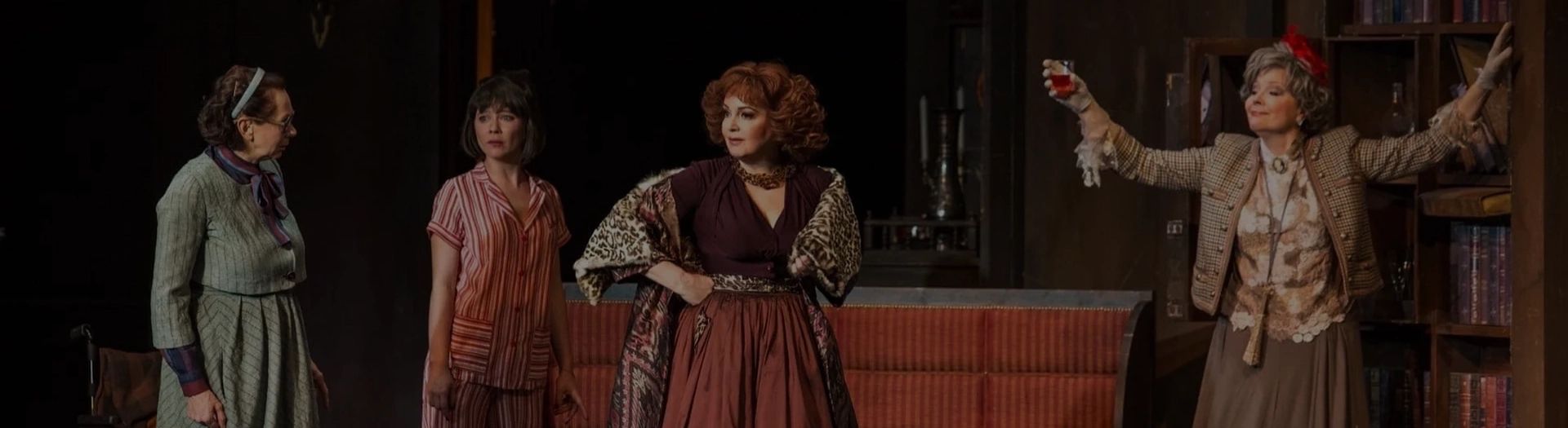 Восемь любящих женщин